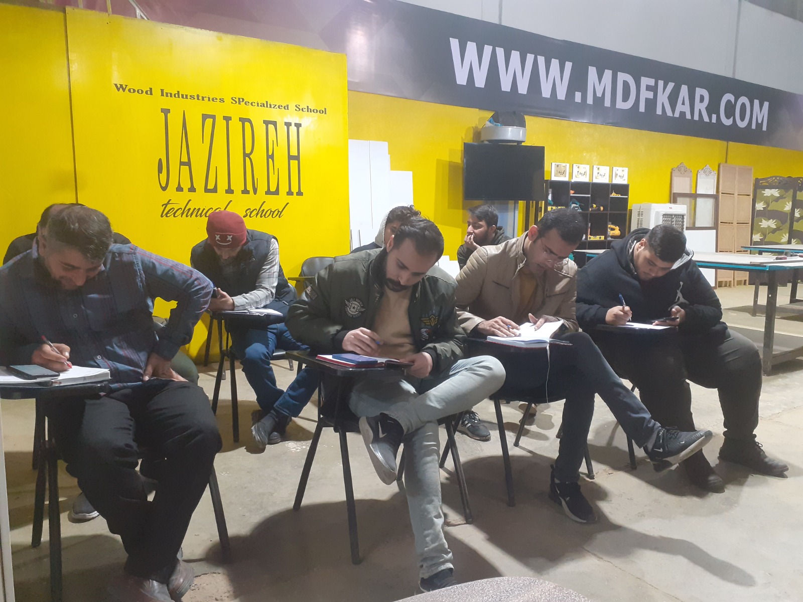 آموزشگاه صنایع چوب جزیره در اهواز